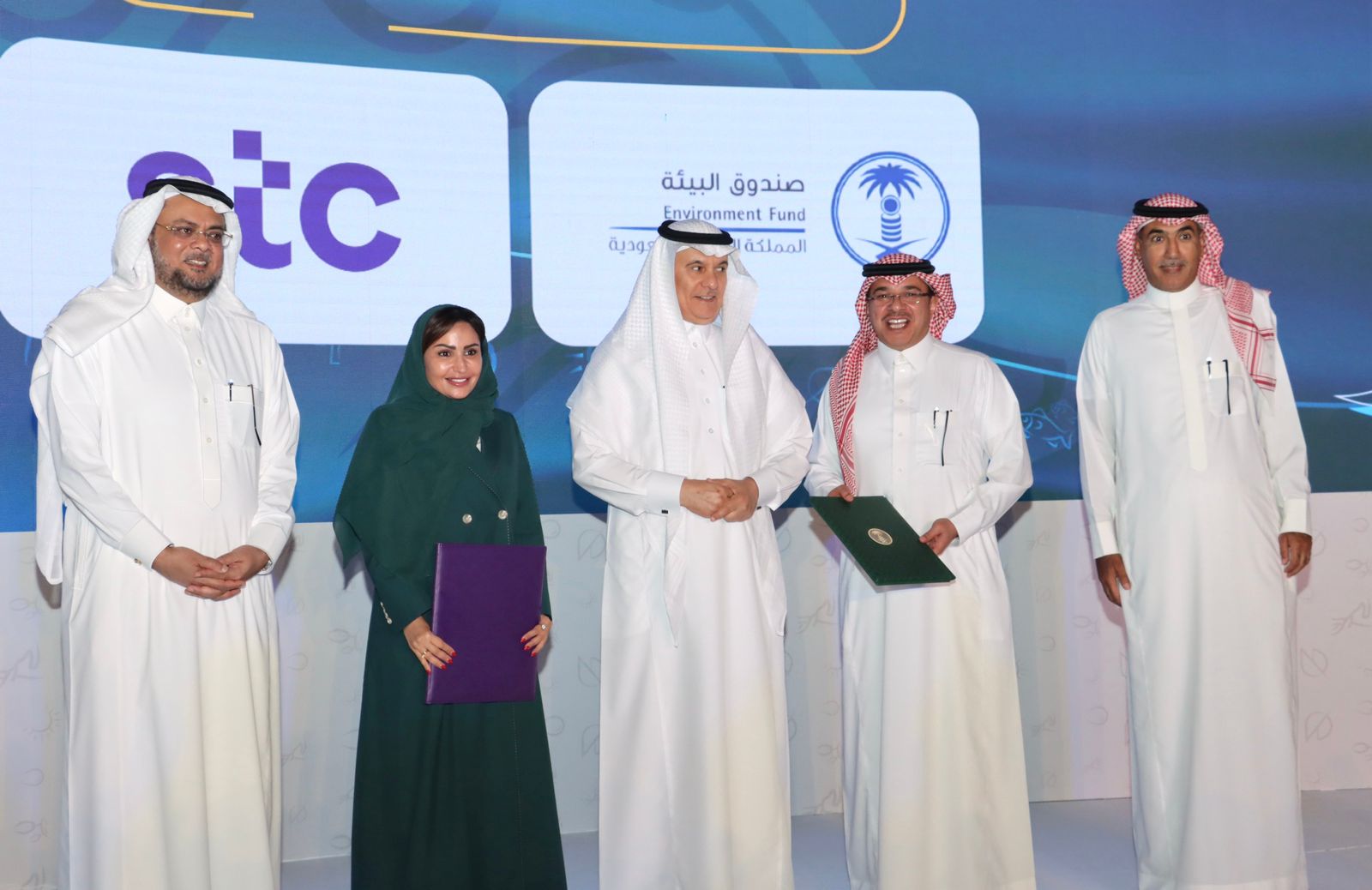 الصندوق يوقع مذكرة تفاهم مع شركة الاتصالات السعودية في مجال دعم الاستدامة البيئية