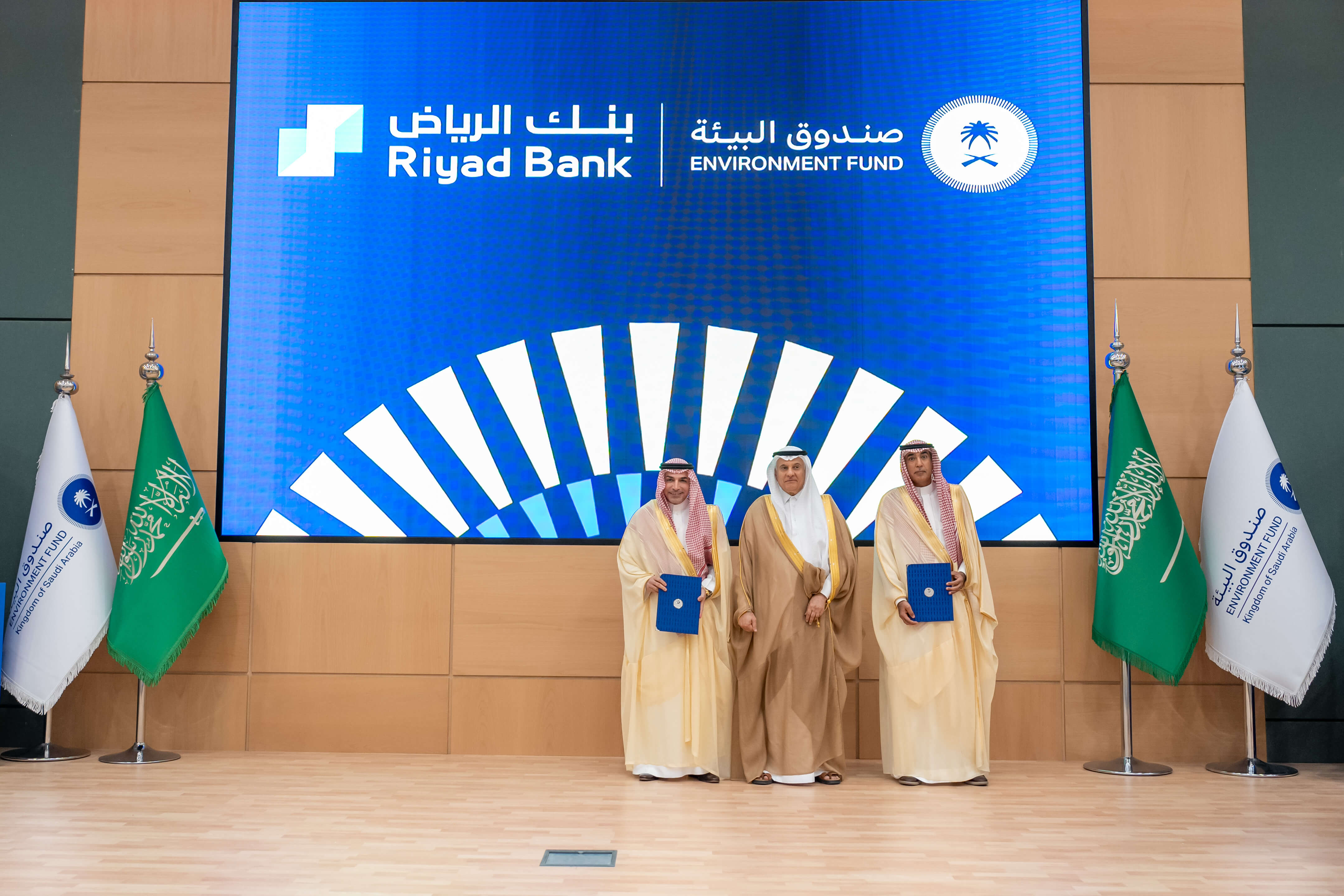 الوزير الفضلي يُطلق برنامجًا تمويليًا بقيمة مليار ريال